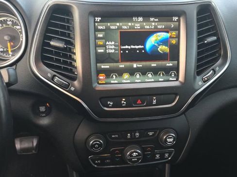 Used 2019 Jeep Cherokee Trailhawk image 5