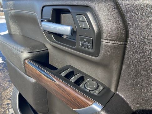 Used 2023 GMC Sierra 3500 SLT w/ SLT Convenience Package image 12