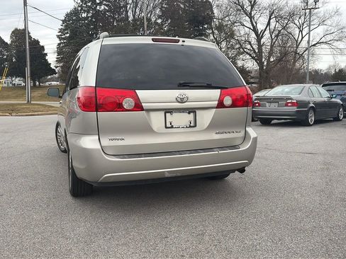 Used 2007 Toyota Sienna XLE Limited image 7
