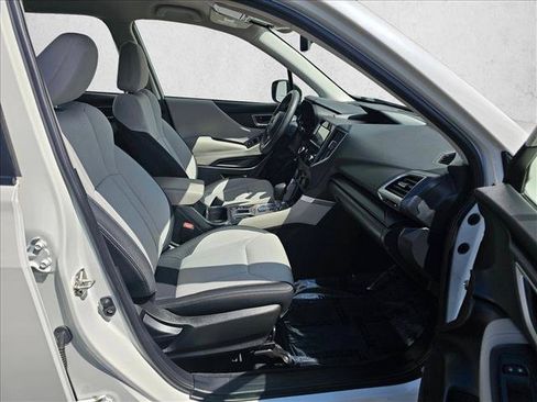 Used 2021 Subaru Forester AWD/4WD image 10