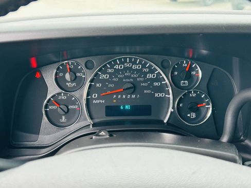 Used 2020 GMC Savana 2500 Extended w/ Driver Convenience Package image 12