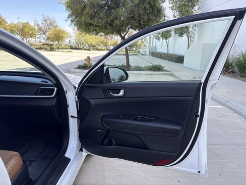 Used 2019 Kia Optima EX w/ EX Premium Package FWD image 17