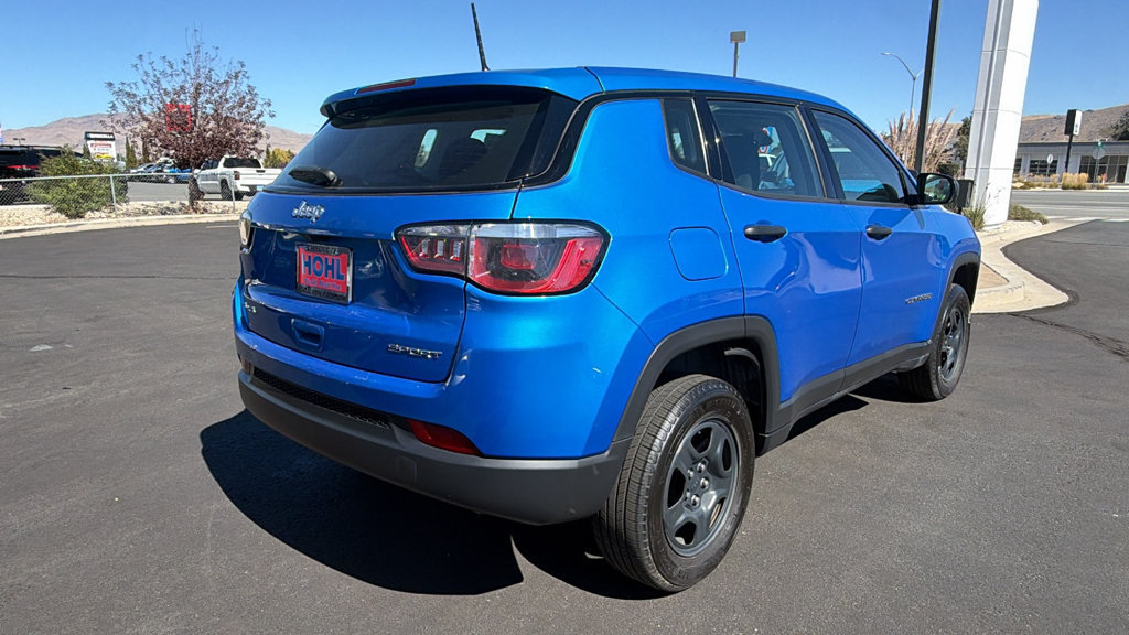 Used 2018 Jeep Compass Sport AWD/4WD image 3
