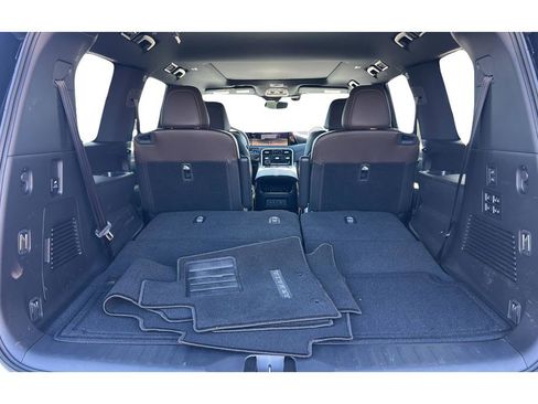 Used 2025 Nissan Armada Platinum Reserve AWD/4WD image 10
