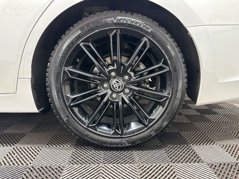 Used 2022 Toyota Avalon XSE image 27