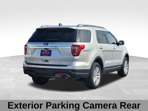 Certified 2018 Ford Explorer XLT image 4
