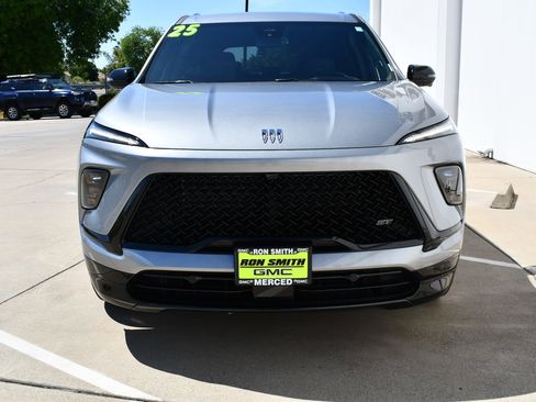 Used 2025 Buick Enclave Sport Touring FWD image 3