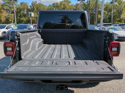 Used 2024 Jeep Gladiator Mojave image 12