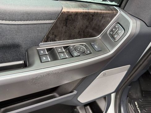 Used 2025 Ford F250 Lariat w/ Chrome Package image 24