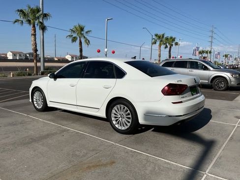 Used 2016 Volkswagen Passat 1.8T SE FWD image 5