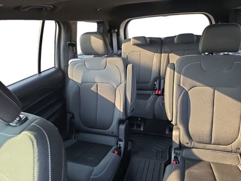 Used 2025 Jeep Grand Cherokee L Laredo w/ Luxury Tech Group I RWD image 13