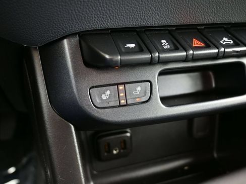Used 2019 Chevrolet Colorado Z71 AWD/4WD image 44
