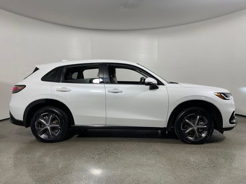 Used 2023 Honda HR-V EX-L image 2