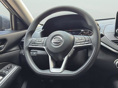 Used 2022 Nissan Altima 2.5 SV image 18