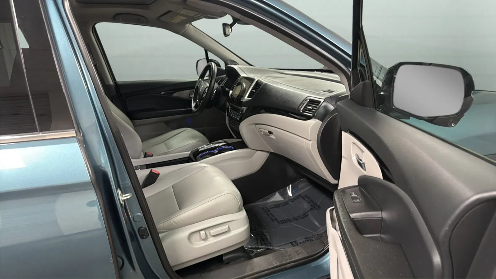 Used 2018 Honda Pilot Touring image 22