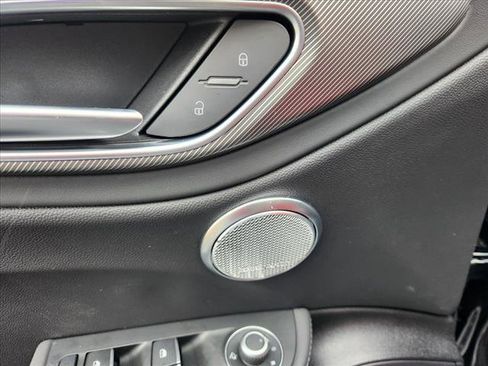 Used 2024 Alfa Romeo Giulia Veloce image 30