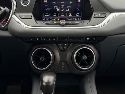Used 2020 Chevrolet Blazer LT w/ Sound & Technology Package FWD image 30