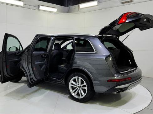 Used 2025 Audi Q7 3.0T Premium Plus AWD/4WD image 30