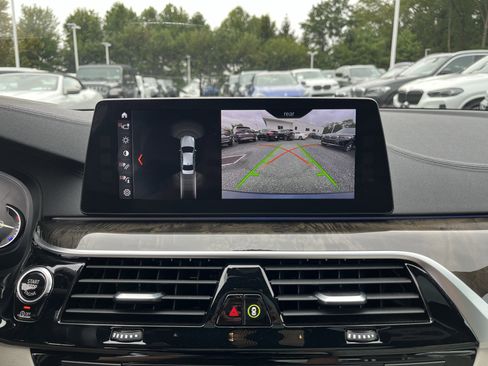 Used 2018 BMW M550i xDrive image 12