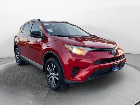 Used 2017 Toyota RAV4 LE image 7