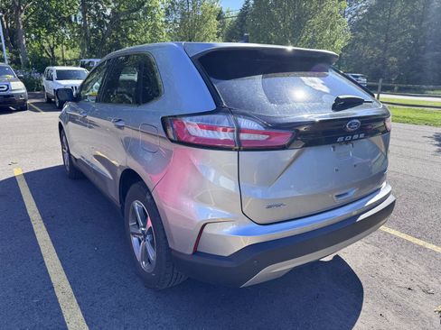 Used 2022 Ford Edge SEL w/ Convenience Package AWD/4WD image 6