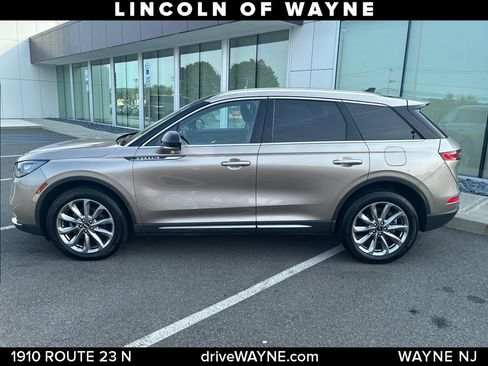 Certified 2021 Lincoln Corsair AWD w/ Premium Package image 2