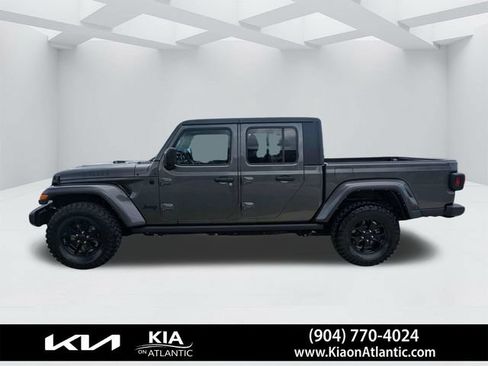 Used 2021 Jeep Gladiator Sport AWD/4WD image 6