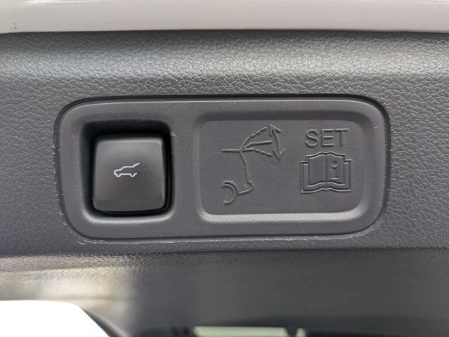 Used 2024 Ford Expedition XLT AWD/4WD image 13
