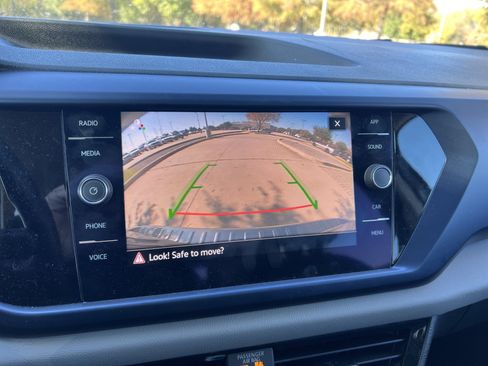 Certified 2022 Volkswagen Taos SE w/ IQ.Drive SE Package image 23