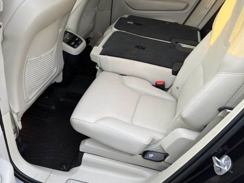 Used 2024 Volvo XC90 B5 Plus w/ Protection Package Premier image 6