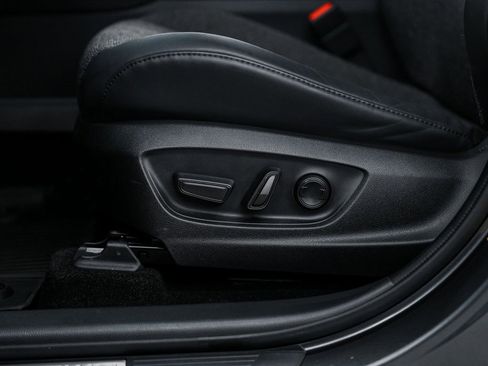 Used 2023 Toyota Crown XLE image 31