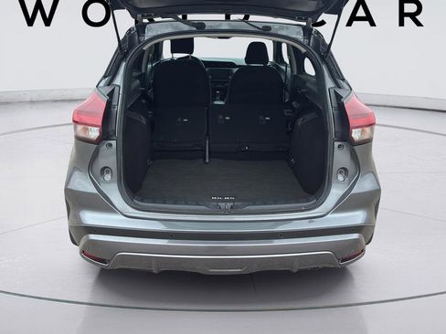 Used 2021 Nissan Kicks SV FWD image 19