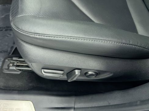 Used 2024 Toyota Grand Highlander Limited image 11