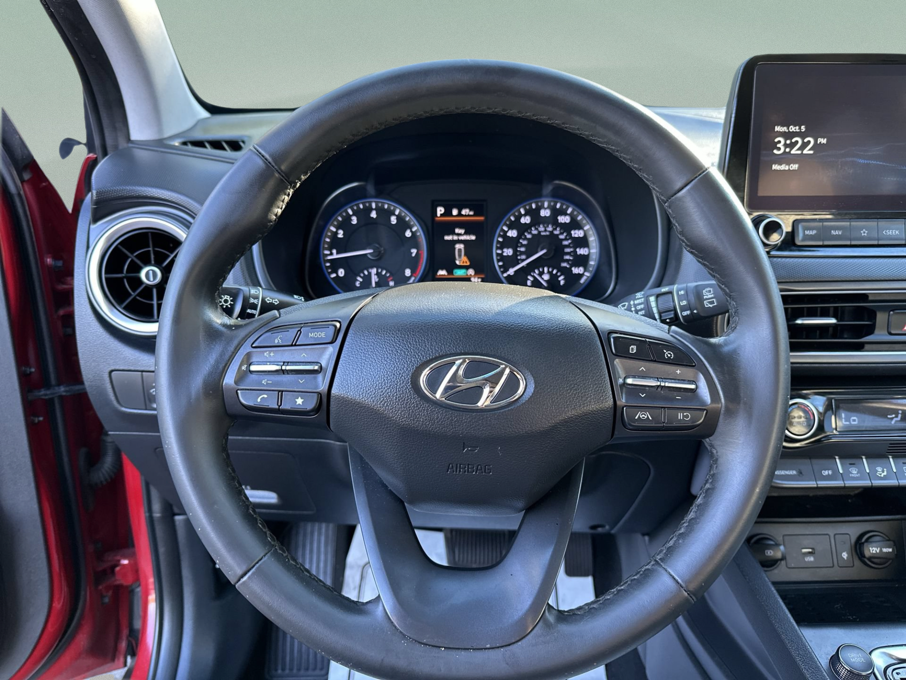 Used 2023 Hyundai Kona SEL w/ Convenience Package FWD image 11