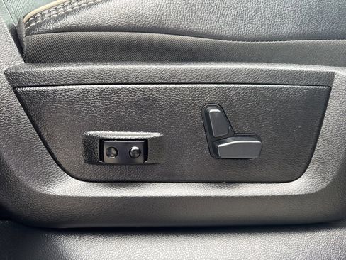 Used 2019 RAM 3500 Laramie image 28