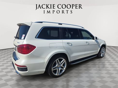 Used 2015 Mercedes-Benz GL 550 4MATIC image 5