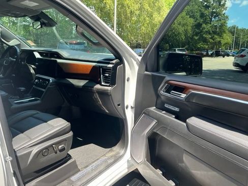 Used 2022 GMC Sierra 1500 Denali AWD/4WD image 10