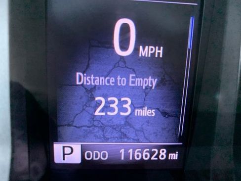 Used 2017 Toyota Tacoma TRD Sport image 18