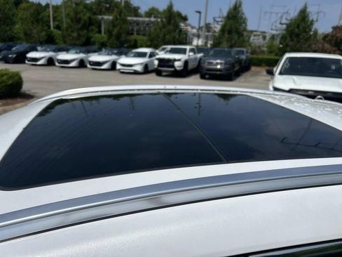 New 2026 Nissan Kicks SR w/ SR Premium Package FWD image 12