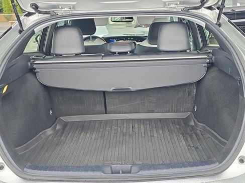 Used 2016 Toyota Prius Four image 9