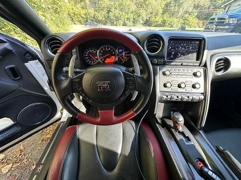 Used 2014 Nissan GT-R Black Edition image 24