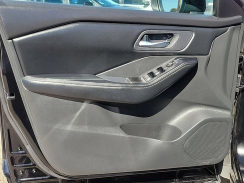 Used 2025 Nissan Rogue SV FWD image 22