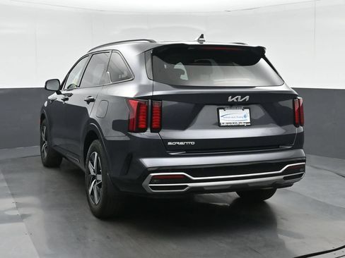 Used 2023 Kia Sorento S FWD image 5