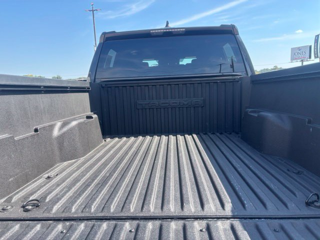 Used 2024 Toyota Tacoma SR5 AWD/4WD image 10