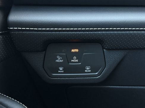 New 2026 Volkswagen Atlas SE image 18