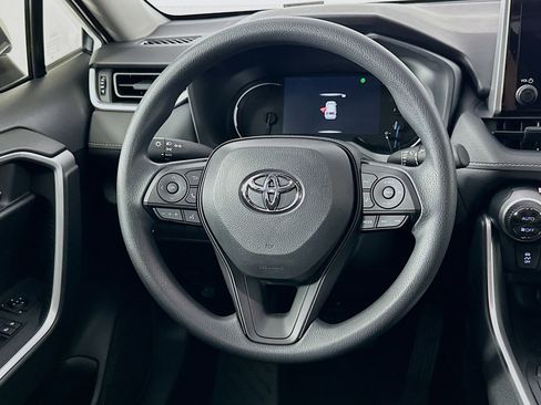 Used 2025 Toyota RAV4 XLE w/ Convenience Package image 18