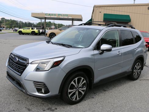 Used 2022 Subaru Forester Limited w/ Popular Package #3 AWD/4WD image 1