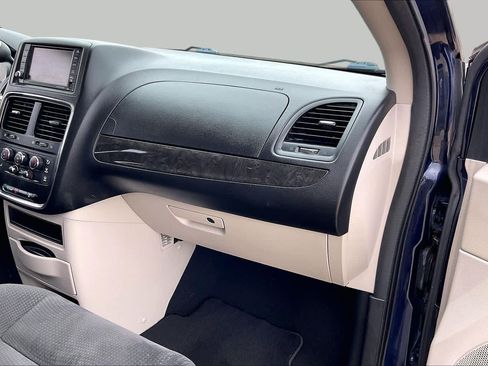 Used 2017 Dodge Grand Caravan SE w/ Power Window Group FWD image 19