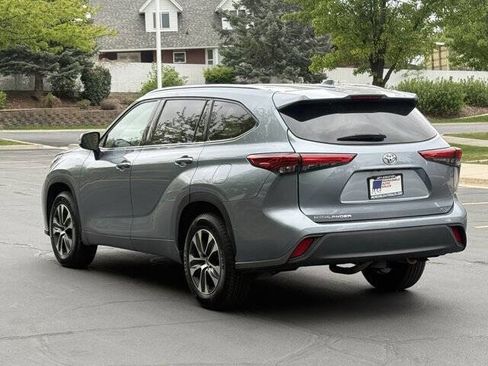Used 2020 Toyota Highlander XLE FWD image 6