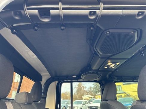 Used 2023 Jeep Gladiator Rubicon w/ Cold Weather Group image 34